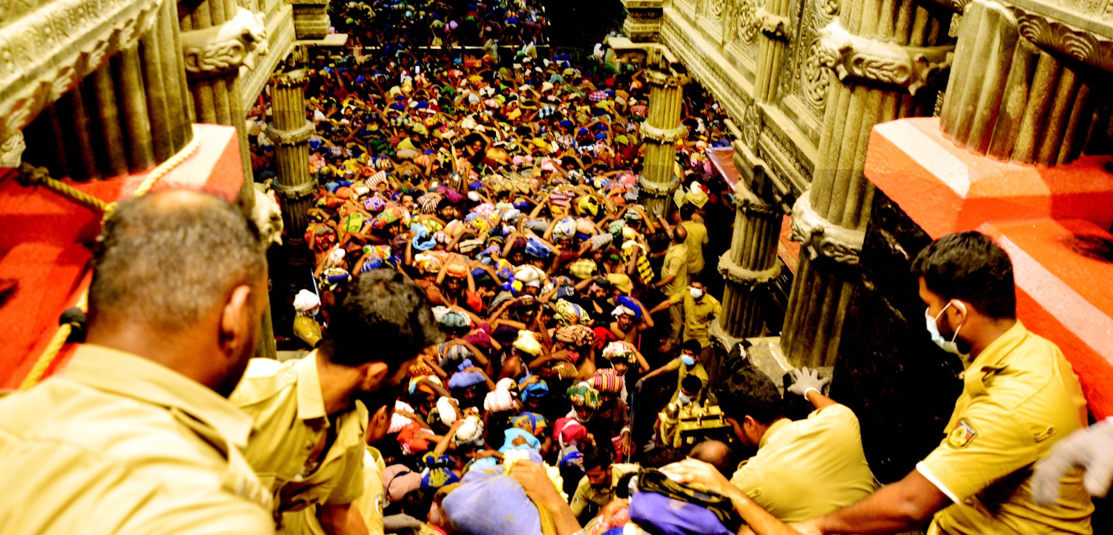 Sabarimala  Sabarimala Pilgrimage  ശബരിമല തിരക്ക്  ശബരിമല തീര്‍ഥാടനം