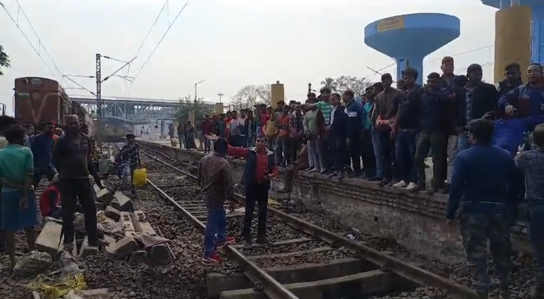 Rail Blocked at Shalimar Station