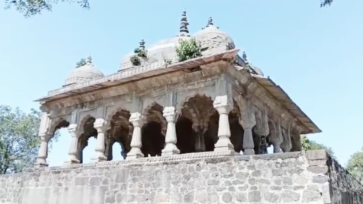 Burhanpur historical building raja jai singh in danger