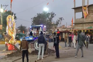 A clash erupted between two groups following the vandalisation of a statue of Sardar Vallabhbhai Patel in Ujjain.