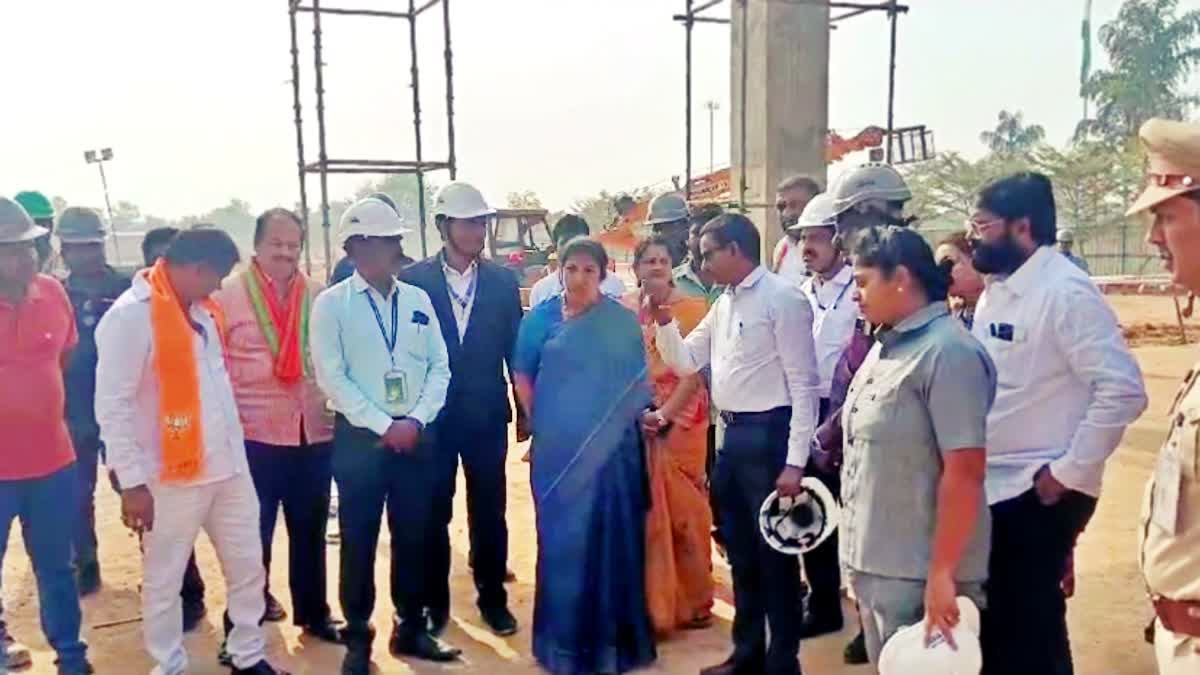 MP Purandeswari at Rajahmundry Airport