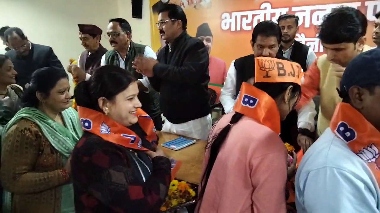 Congress Workers Join BJP in Haldwani