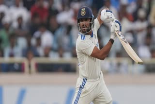 Dhruv Jurel  Sunil Gavaskar  India vs England 4th Test  ധ്രുവ് ജുറെല്‍  എംഎസ്‌ ധോണി