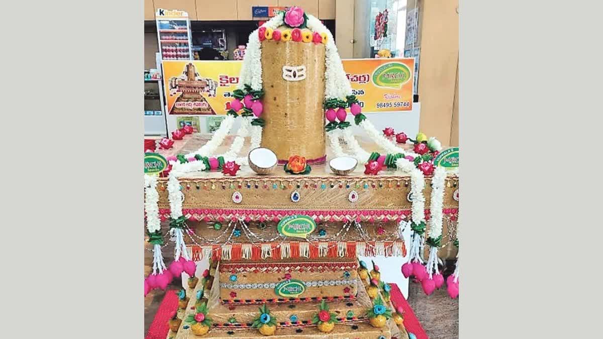 1,008 kg Bundi Shivalingam for Maha Shivaratri