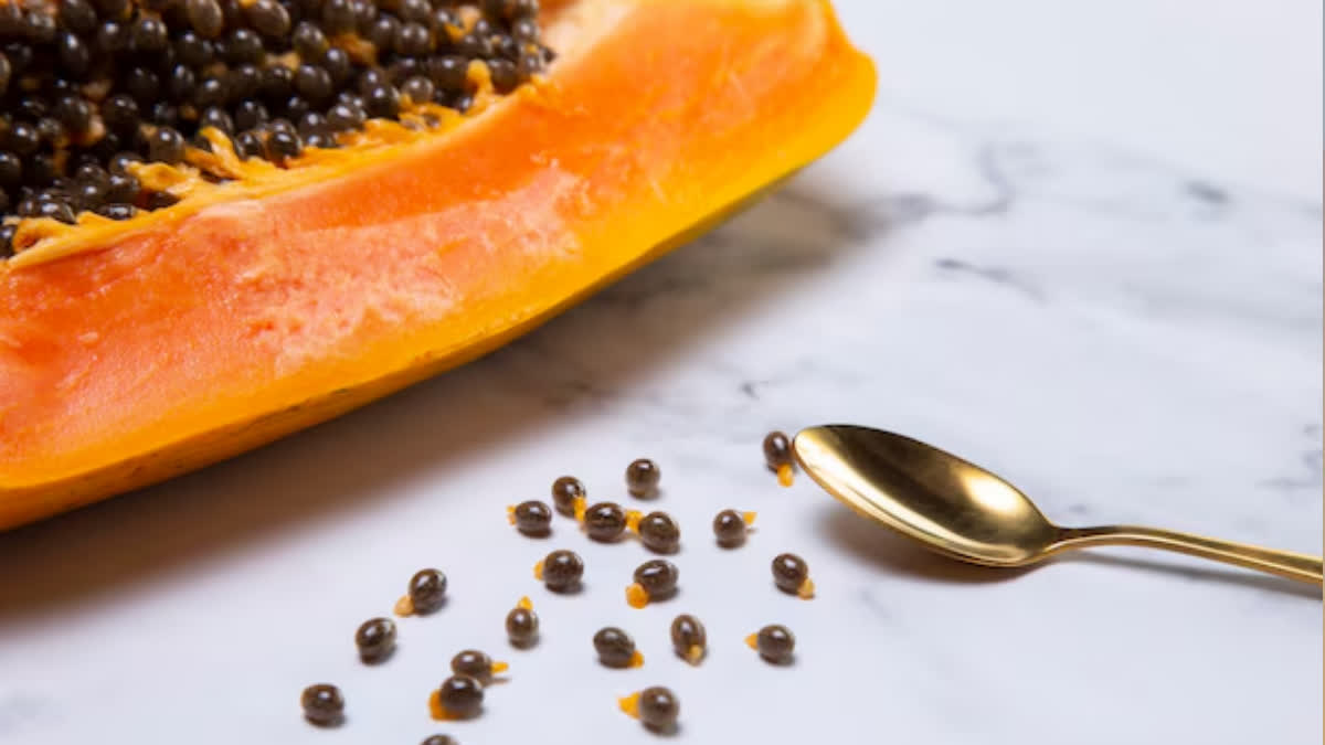 Your face will shine like the moon! If you use papaya seeds like this