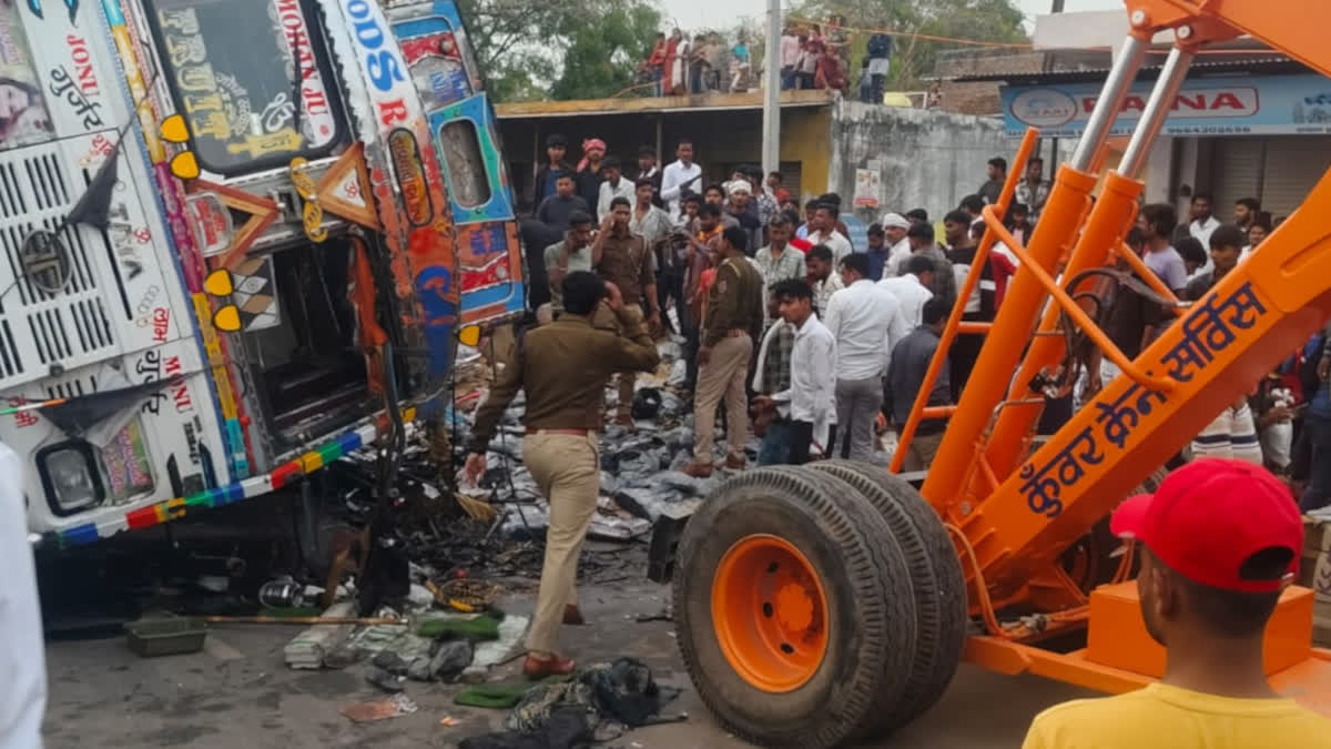 Uncontrolled truck overturned in Dholpur