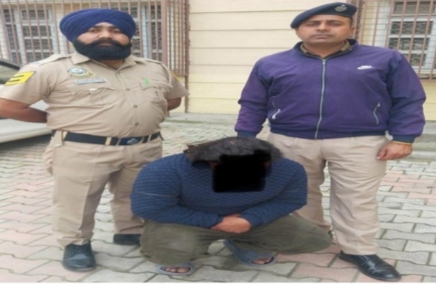 पुलिस ने चिट्टे के साथ आरोपी को किया गिरफ्तार