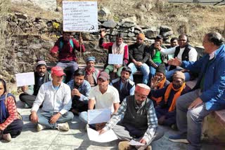 VILLAGERS PROTEST IN THARALI