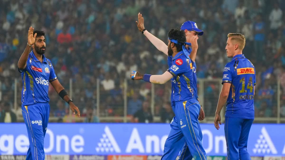 MUMBAI INDIANS  HARDIK PANDYA  GUJARAT TITANS  SUNIL GAVASKAR