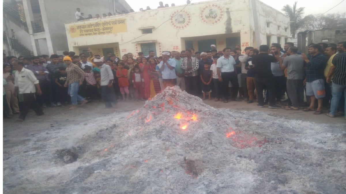 kokapur-villagers-in-doongerpur-walked-on-burning-embers-after-holika-dahan