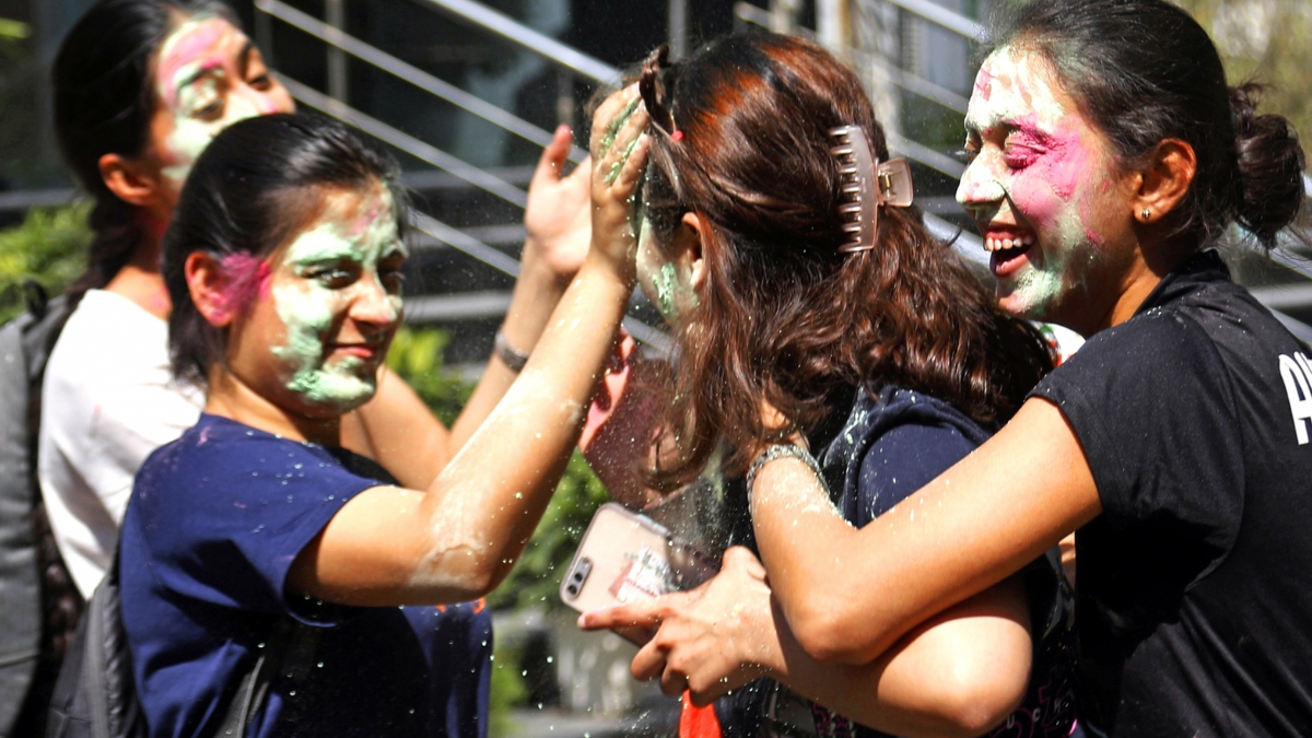 How to take care of your skin and hair after the Holi festival