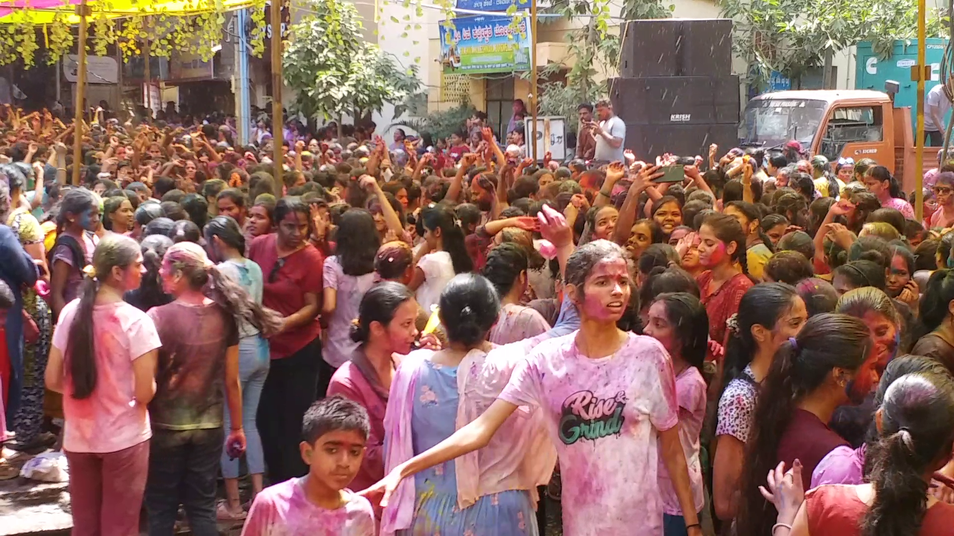 DAVANGERE PEOPLE  NATURAL COLORS  DAVANGERE HOLI CELEBRATION