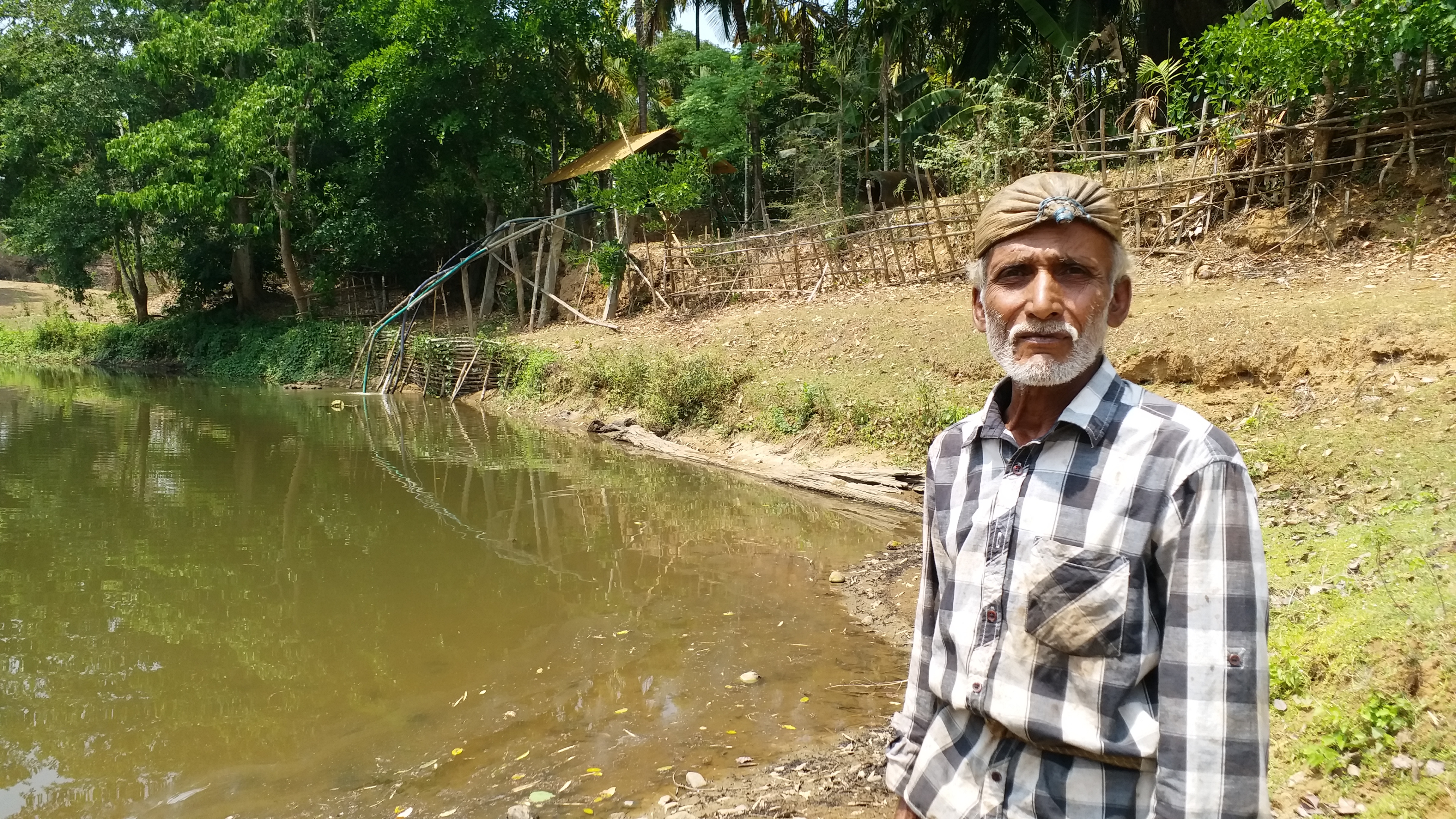 PAPANNA BHATTA DRAINS BOREWELL WATER TO RIVER TO QUENCH THIRST OF WILD ANIMALS