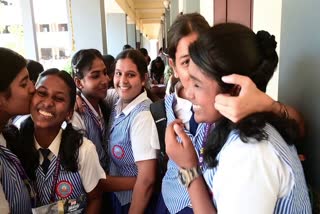 SSLC END  2STUDENTS  EMBRACE AND KISSED  DISTRUBUTES SWEETS