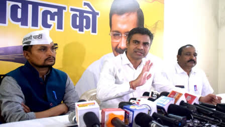 The Aam Aadmi Party held its first major meeting after Kejriwal's arrest, presided over by the party's national general secretary (organisation) Dr. Sandeep Pathak. The party decided Kejriwal would not resign from his post. Pathak announced the launch of the 'Main Bhi Kejriwal campaign', involving stickers on houses, autorickshaws, and hoarding, and urged attendees of the March 31 INDIA bloc rally to come with those stickers.