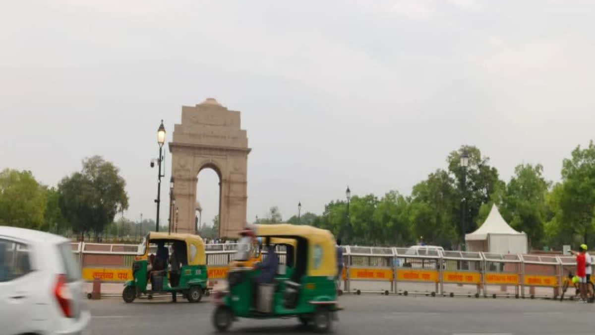 Delhi is likely to remain cloudy, know how the weather will be
