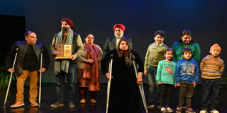 Despite suffering from polio, Sakshi Khokhar of Amritsar presented a different example of courage