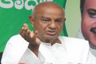 Ex PM Deve Gowda Union Minister Pralhad Joshi slam Congress over wealth redistribution row (photo IANS)