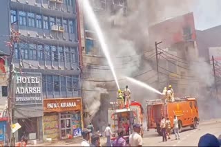 पटना के एक होटल में लगी भीषण आग, कई लोगों के झुलसने की सूचना