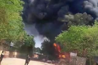 जामिया नगर इलाके के दिल्ली जल बोर्ड के गोदाम में लगी आग