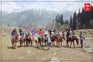 Kashmiri guide saves lives