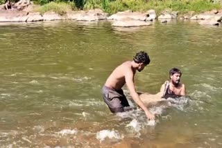 மீட்புப் பணியின்போது