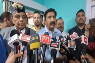 उपमुख्यमंत्री मुकेश अग्निहोत्री