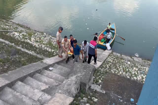 कार खाई में गिरने से 5 लोगों की मौत