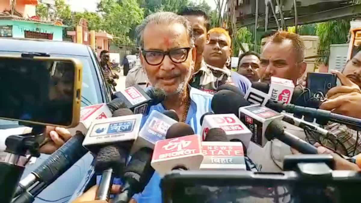 Radha Mohan Casts Vote