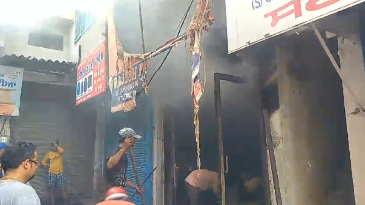 A sudden fire broke out in Kapurthala late at night, saved from major damage