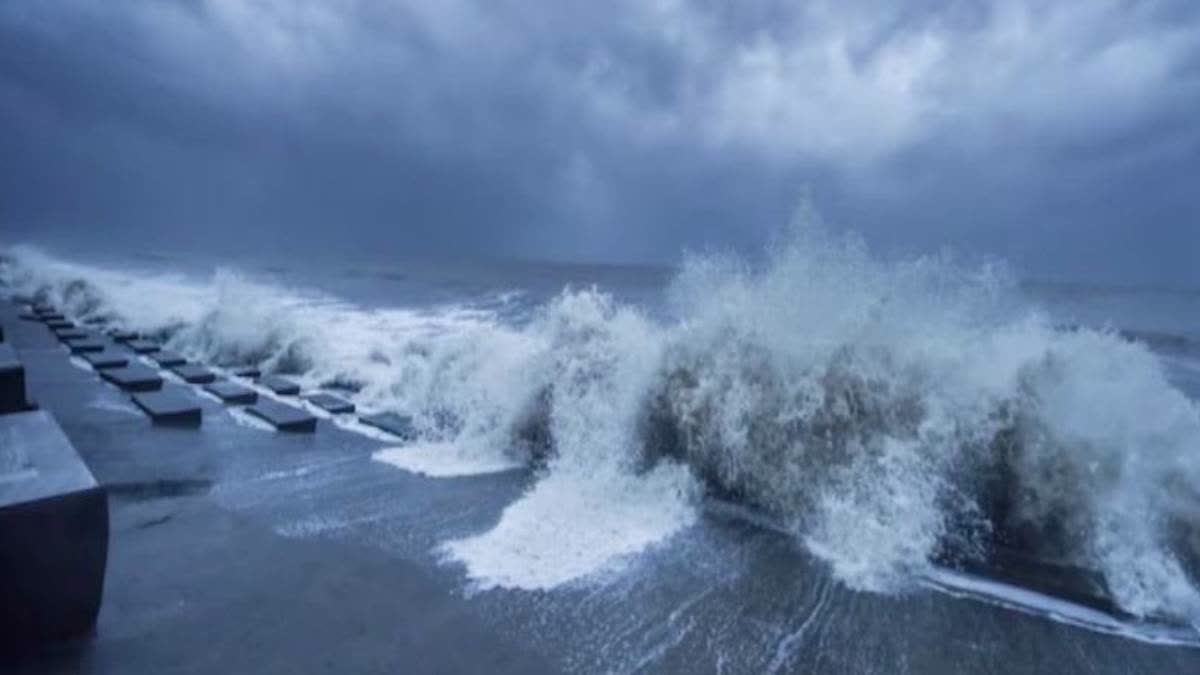 طوفان ریمال کے مغربی بنگال کے ساحلی علاقوں سے ٹکرانے کا امکان