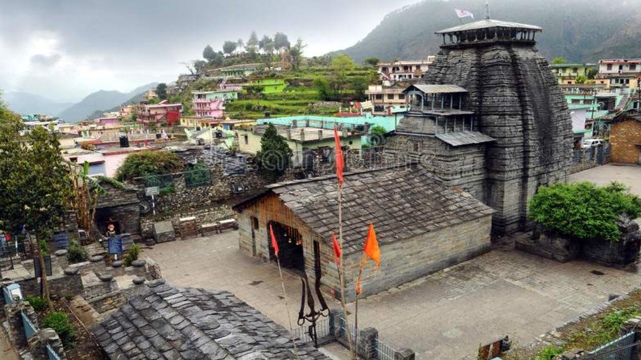 If you are coming on Badrinath Yatra, then visit these mythological temples also, this is their glory.