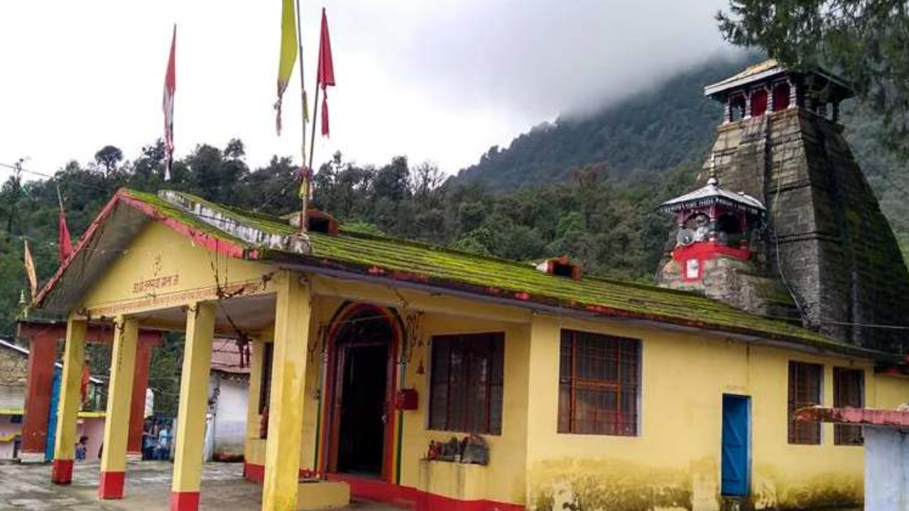 If you are coming on Badrinath Yatra, then visit these mythological temples also, this is their glory.