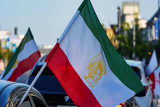 4 Hurt, 1 Arrested after Clashes between Iranian Government Supporters and Opponents in London