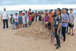 Satya Narayan gave Sand art Training