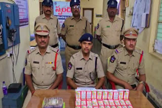 police_arrested_two_for_ipl_cricket_betting_in_kurnool_district