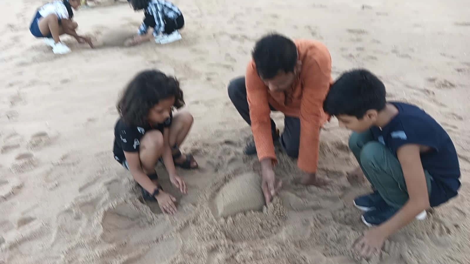 Satya Narayan gave Sand art Training