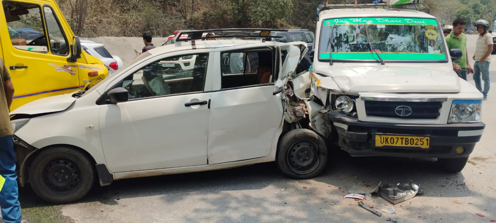 Chardham pilgrims injured in road accident