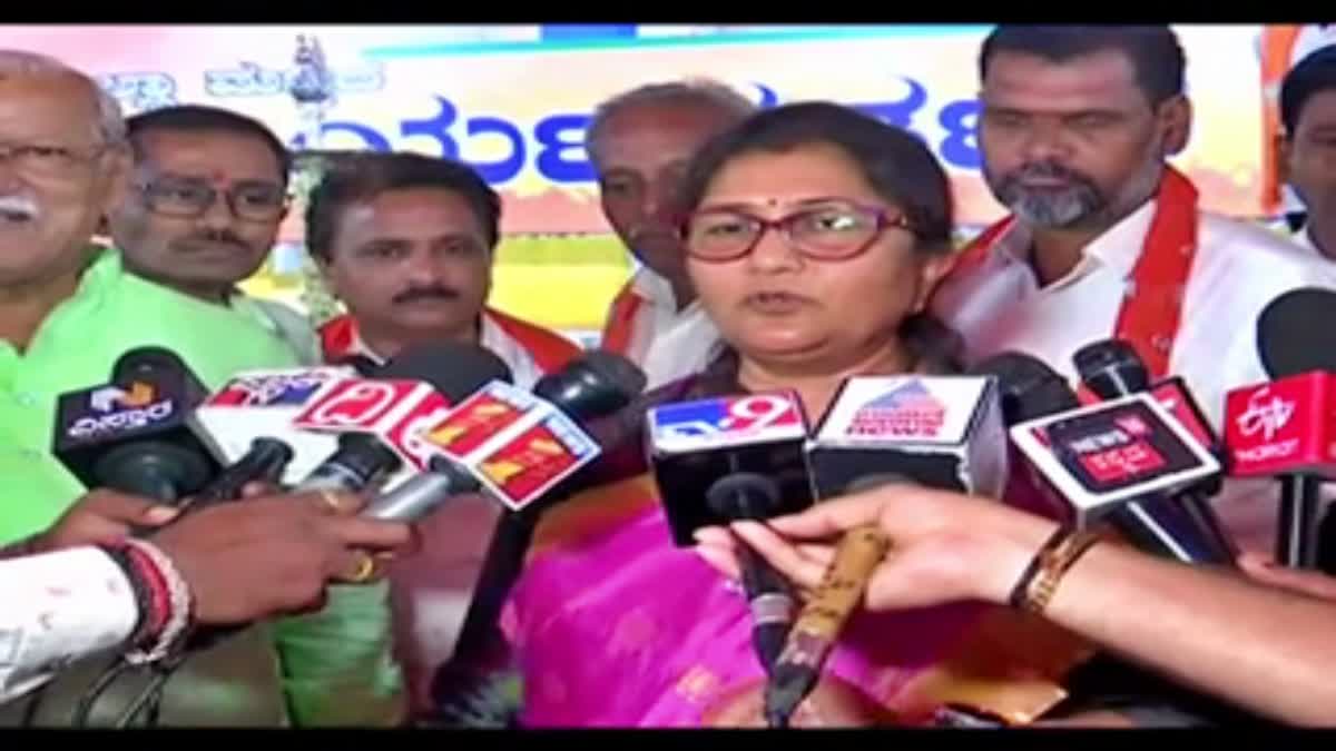 Former minister Sasikala Jolle spoke to reporters.