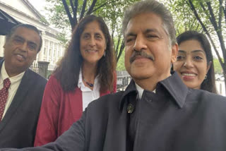 Anand Mahindra: This is what "Washington Moment" is all about...four celebrities in one frame