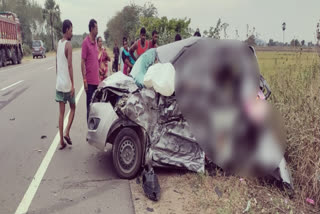 Four killed, two injured after truck rams into car in Telangana