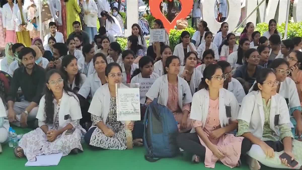 Junior doctors continue strike