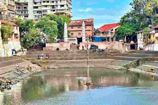 Destroyed steps to Banganga lake