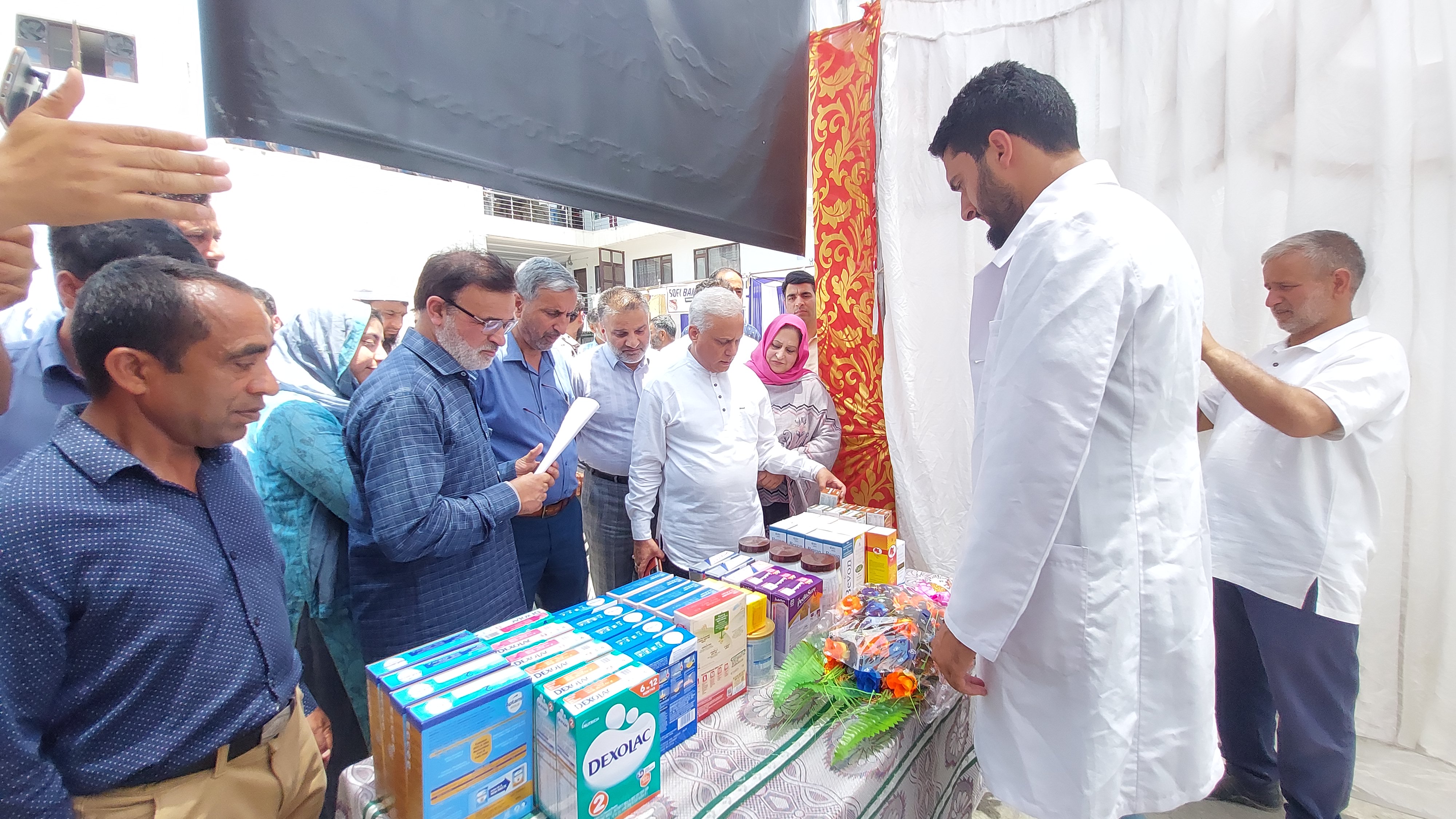 Commissioner Food and Drug Administration distributed food outlet licenses to 44 individuals