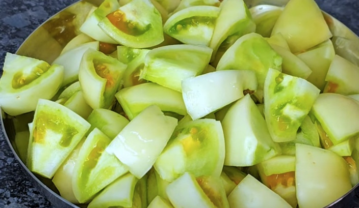 Green Tomato Pachadi