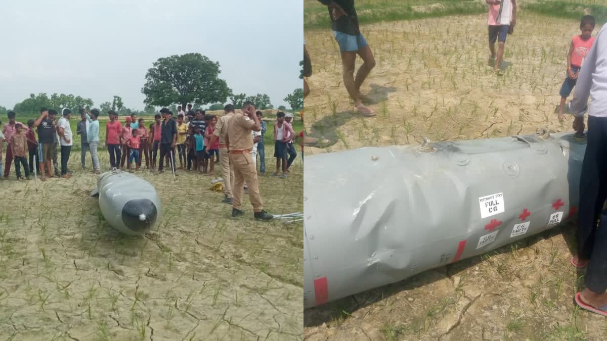 Plane Two Fuel Tanks Fell Down