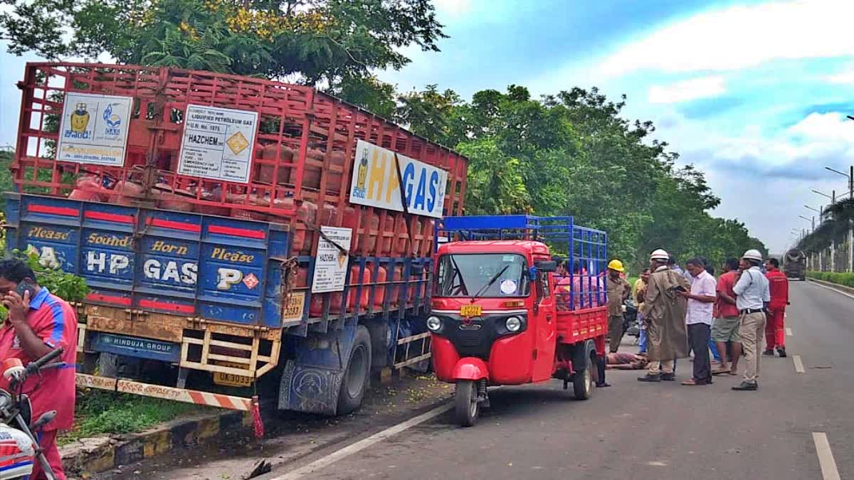 Gas Cylinder Lorry Driver Died due to Heart Attack