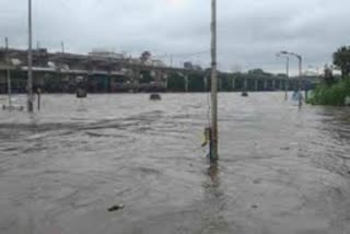 Pune rain updates under z bridge three people died due to electric shock