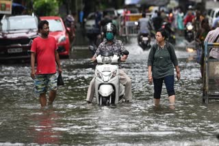 HEAVY RAIN LASHES KOLKATA