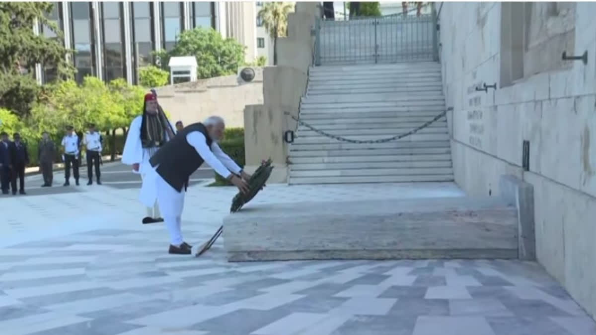 Prime Minister Narendra Modi visits Tomb of Unknown Soldier in Greece; meets Greek Prez